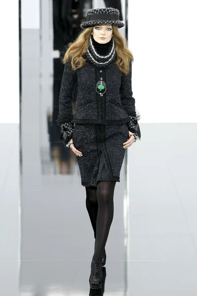 Look 19